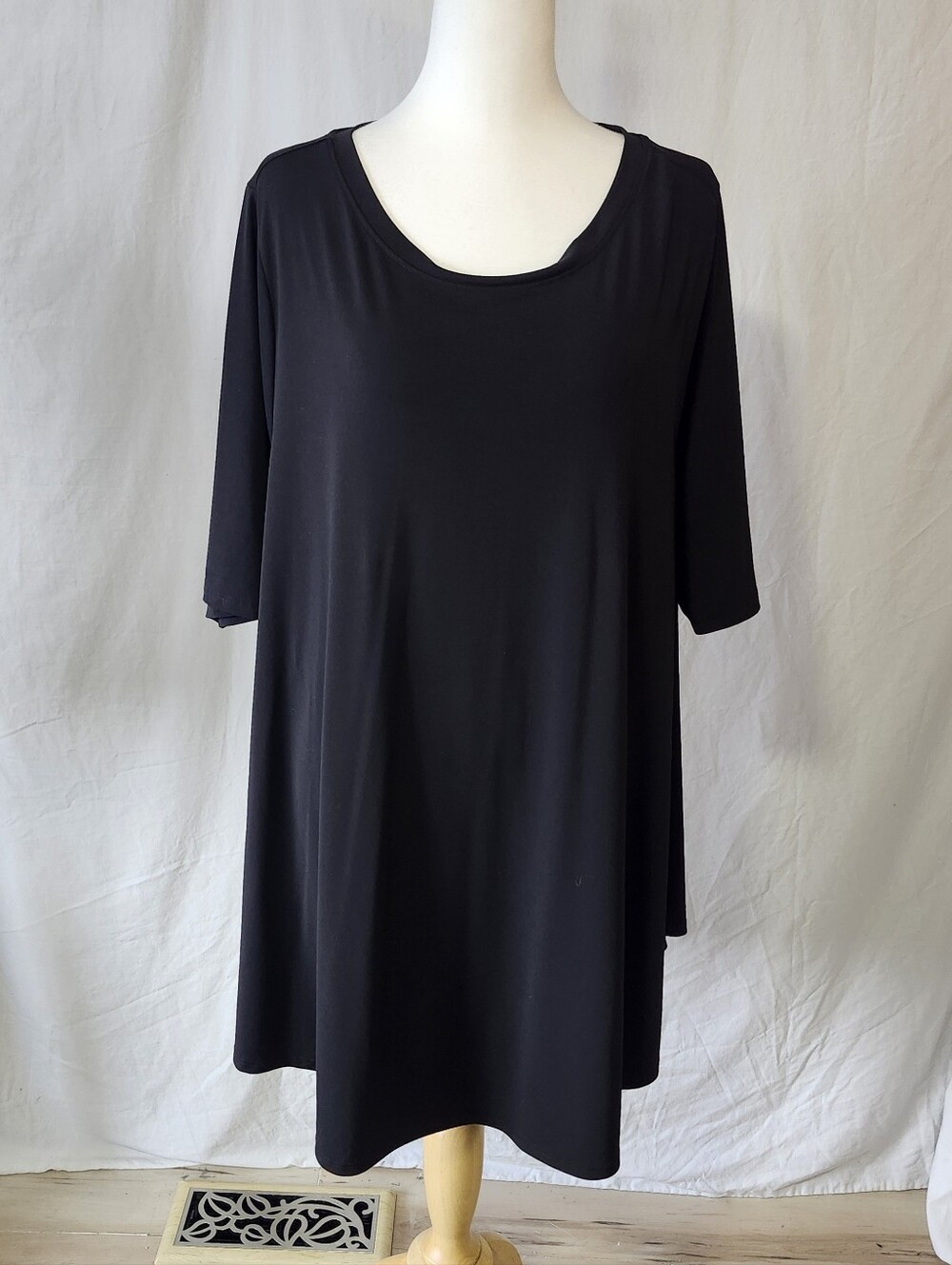 Lane Bryant Classic Black Scoop Neck Swing Tunic